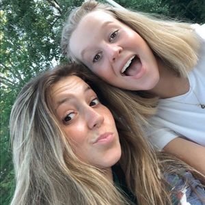 Meet your Posher, Kayley